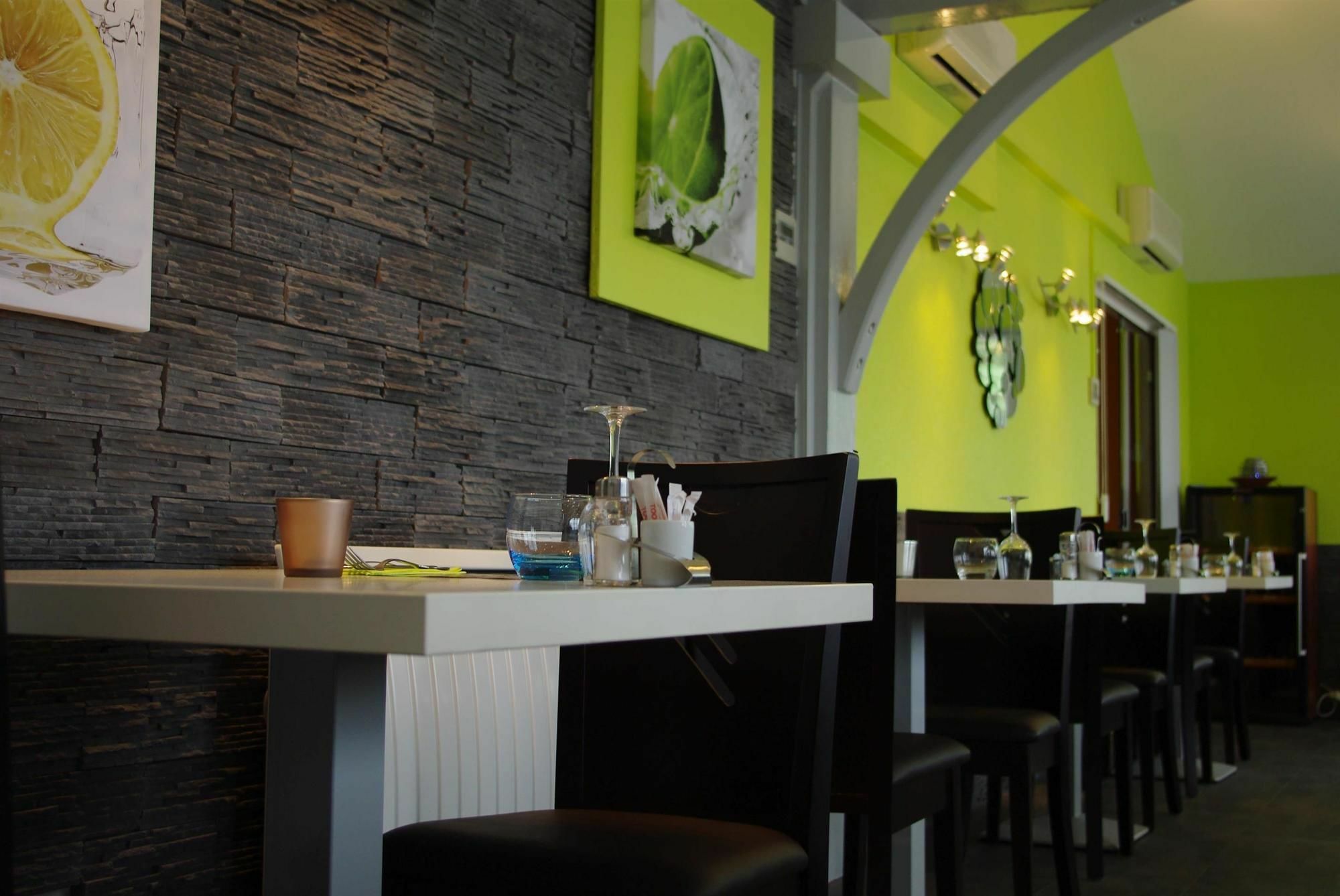 Hotel Kyriad Montauban Restoran gambar